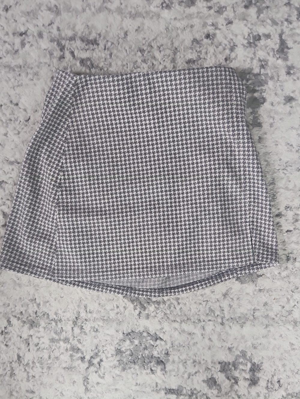 SO Gray and White Houndstooth Mini Skirt